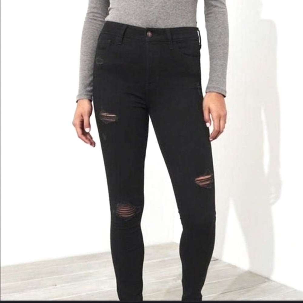Faded / Ripped skinny jeans